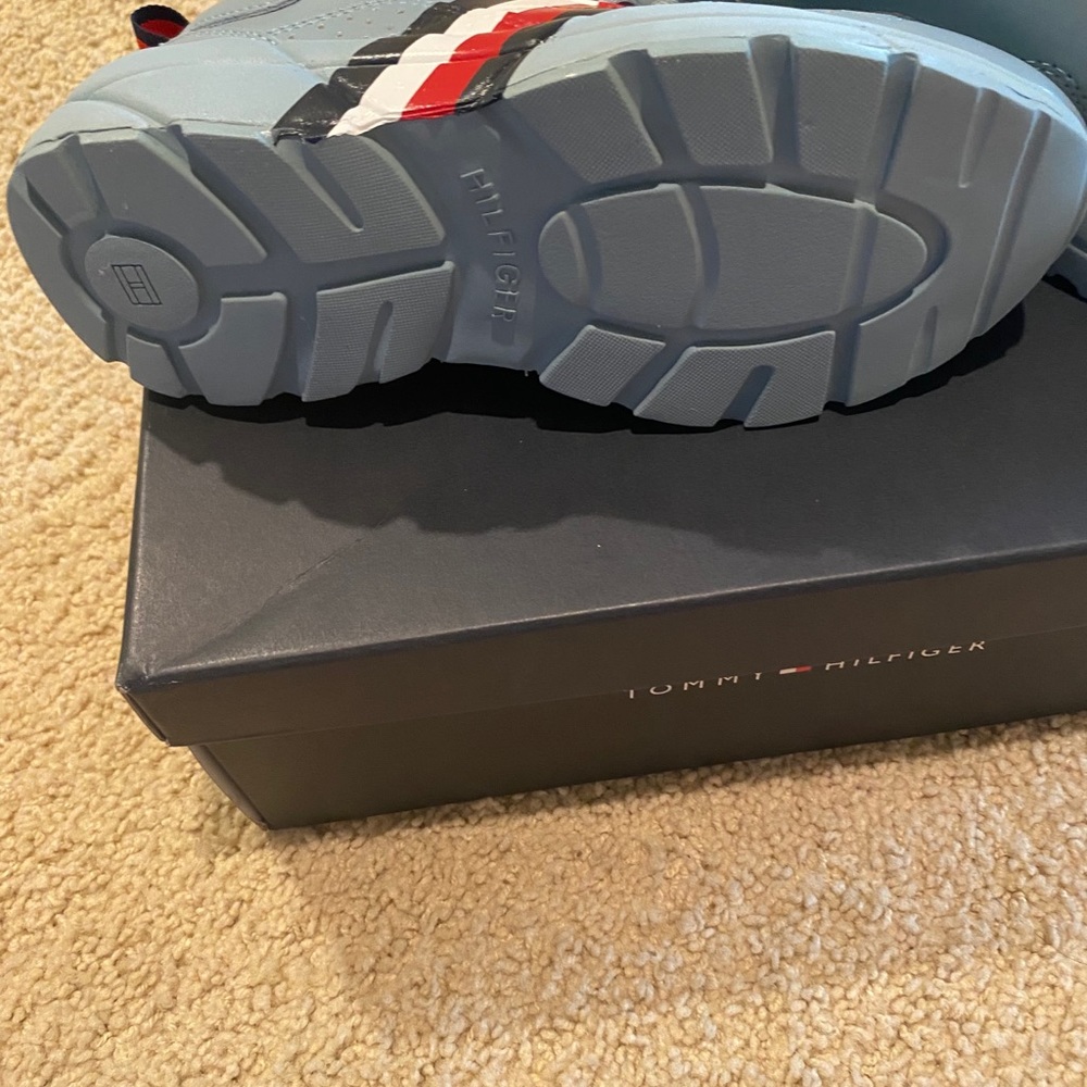 Shoes - Picture 4 of 4